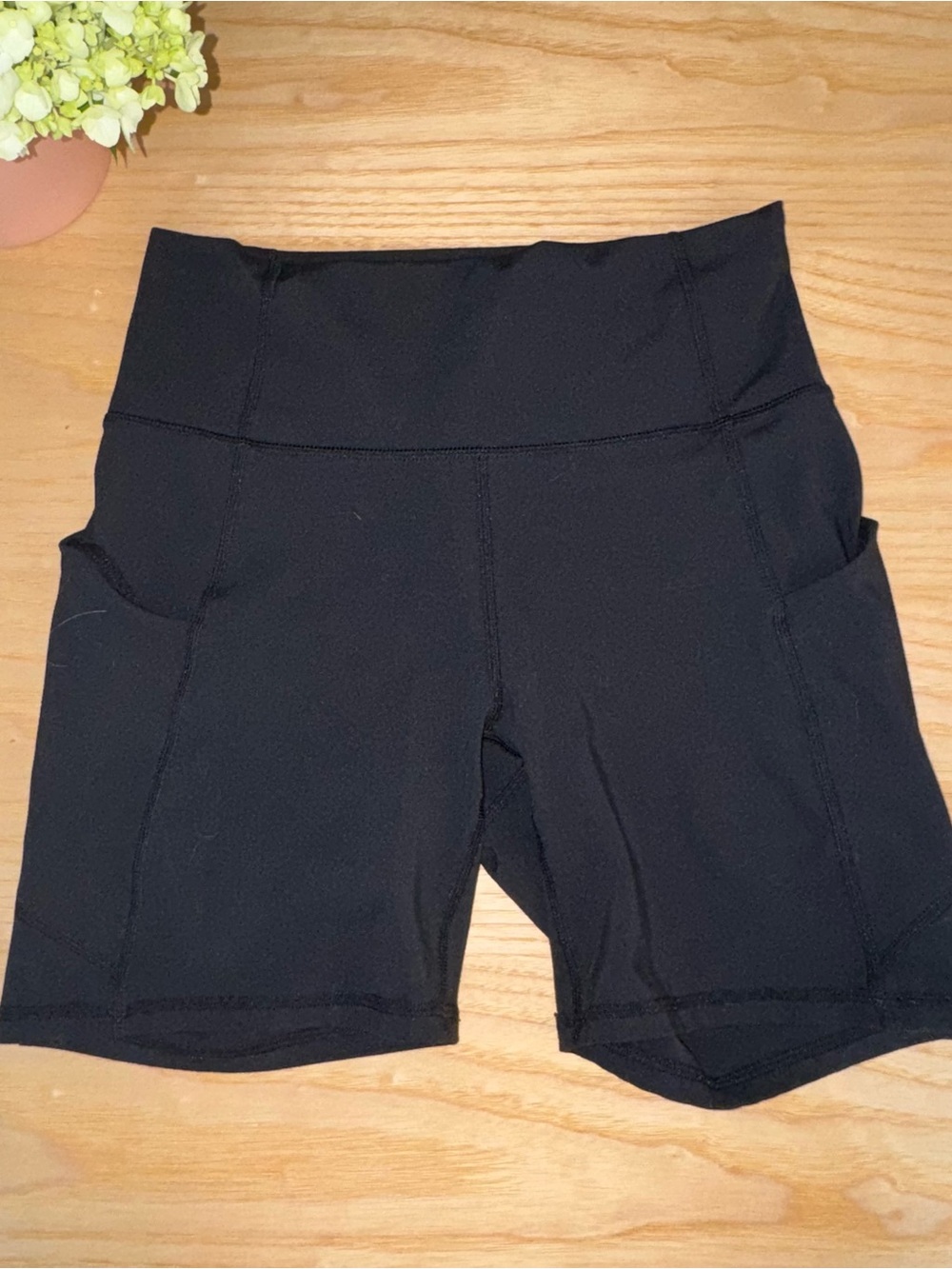 Fabletics Pure Lux High-Waist Black Shorts with Side Pockets 5” Size Small